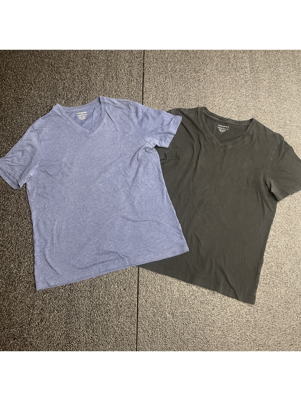 Banana Republic Premium Wash Tee Soft Shirts Lot of 2 Blue And White Size Large
